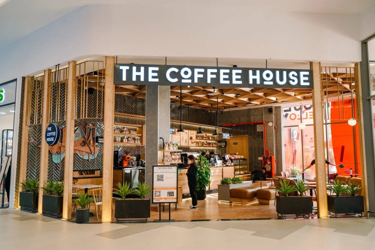 The Coffee House "lấy làm tiếc" về chuyện bịt ổ điện