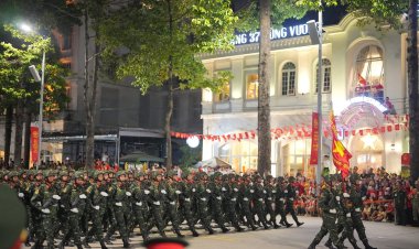 Thủ tướng: Khuyến khích phát đồ ăn, nước uống miễn phí cho người dân xem diễu binh A80