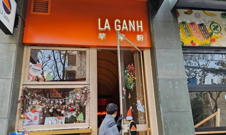 Là Gánh của Chi Pu - Khi phở Việt tỏa hương giữa lòng Thượng Hải
