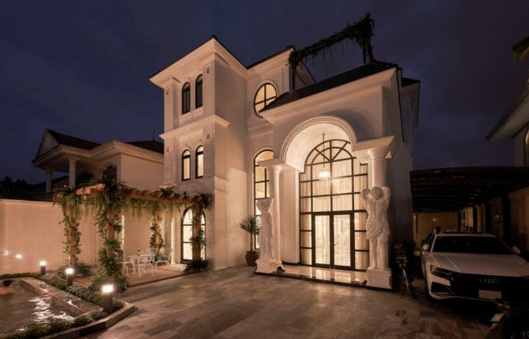 "Chị đại" Lệ Quyên flex biệt thự 600m²: Xa hoa đến mức ngôn từ khó diễn đạt, sang chấn thị giác toàn dân mạng