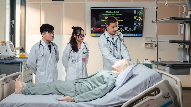 Tỷ phú Phạm Nhật Vượng bỏ 1.300 tỷ đồng để chiêu mộ bác sĩ nội trú: Bao trọn học phí hơn 900 triệu đồng/năm, còn phát thêm 10 triệu/tháng