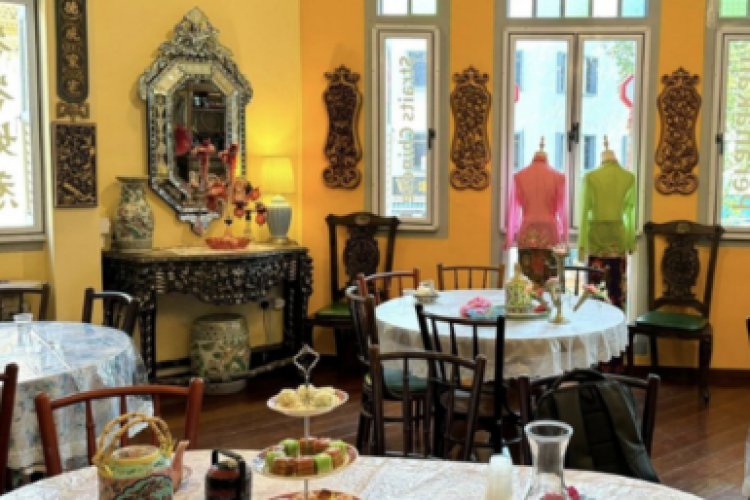 Đi học vẽ tranh batik, làm gốm và nấu ăn ở Singapore