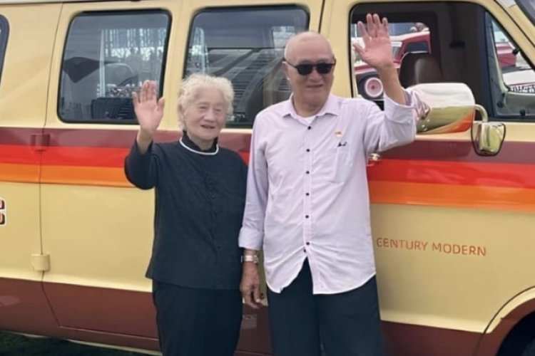 Cặp vợ chồng U90 lái xe đi phượt khắp Trung Quốc suốt 20 năm