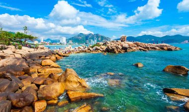 Bức ảnh một bãi biển ở Việt Nam khiến dân tình ngỡ Địa Trung Hải, xem thời điểm chụp phải thốt: “Không có điểm nào để chê”