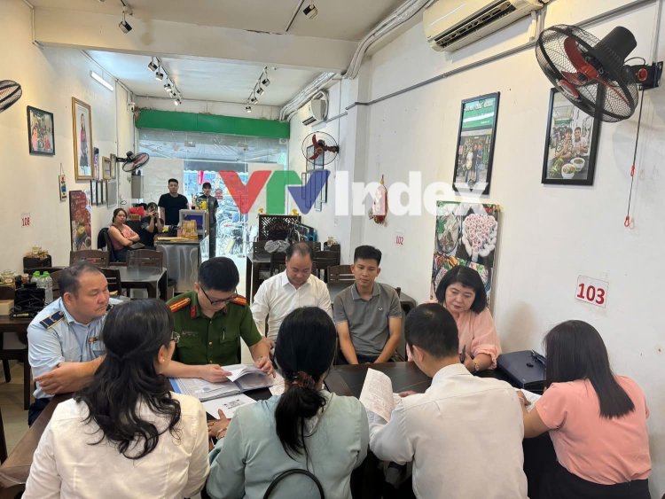 Lòng se điếu đựng trong thùng xốp có chữ lạ: Chủ quán Lòng Chát Hà Nội trả lời VTV lý do