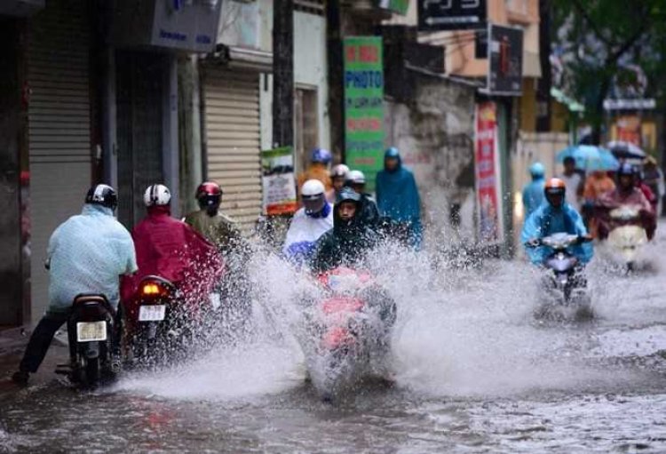 Ngày mai, miền Bắc và Hà Nội tiếp tục mưa to đến rất to