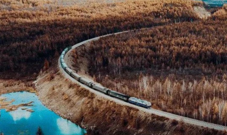 “Chuyến tàu tuyết đẹp nhất Trung Quốc” chạy hơn 1.200 km, giá vé chỉ từ 540.000 đồng, du khách nhận xét: “Như khách sạn di động đi lạc vào thế giới cổ tích”