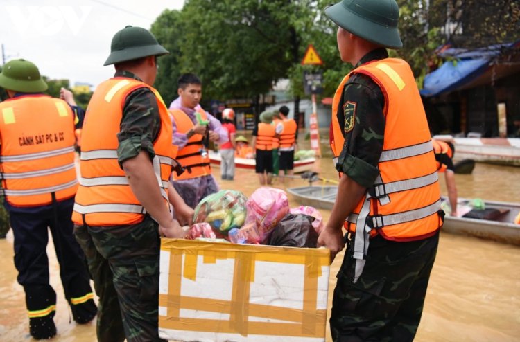 Thái Nguyên và những giọt nước mắt trong lũ dữ: "Con cháu tôi 3 ngày nay không có cơm"