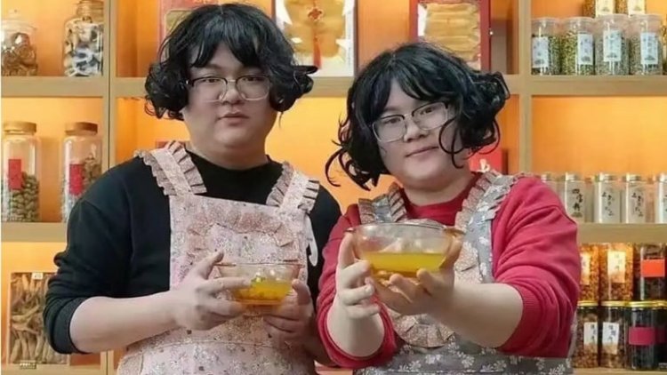 Cặp vợ chồng giống nhau đến mức bị nhầm là anh em sinh đôi